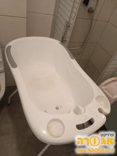 אמבטיה לתינוק
