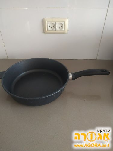 מחבת עמוקה
