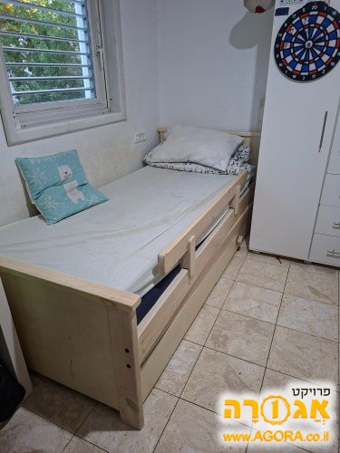 מיטת יחיד נפתחת לעוד מיטה