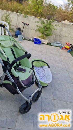 עגלת תינוק עם אמבטיה