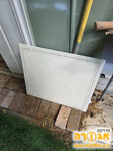פתח שירות בתקרת גבס