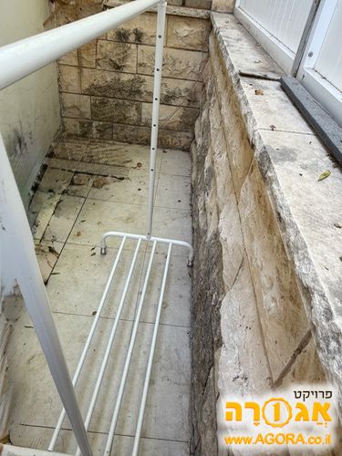 מתלה בגדים