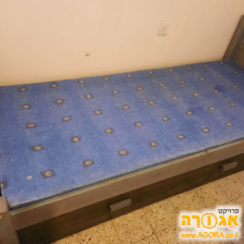 מיטת יחיד