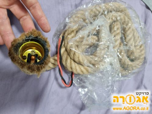 גוף תאורה בצורת חבל - לא נעשה בו שימוש