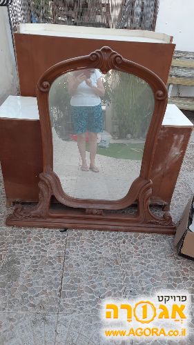 מראה גדולה