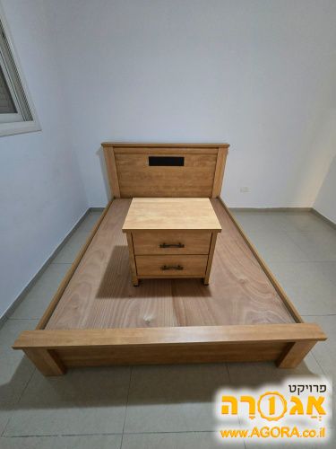 מיטה זוגית +שידה