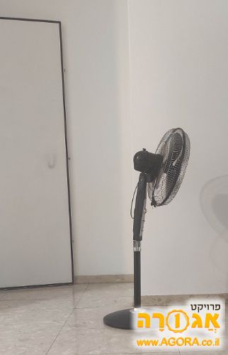 מאוורר על רגל