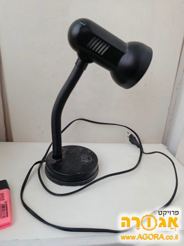 מנורת שולחן