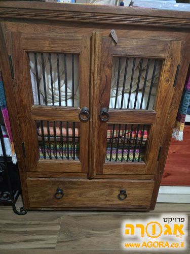 כוננית עץ מלא