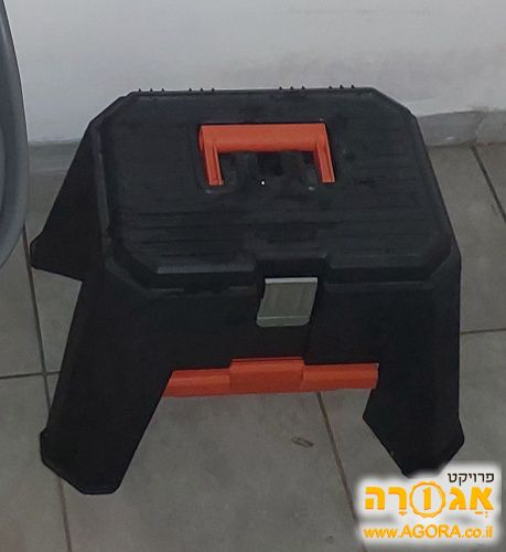 שרפרף-ארגז כלים