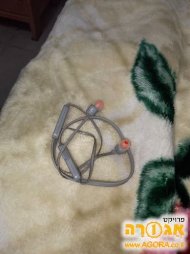 אוזניות jbl בצבע אפור עם חוט