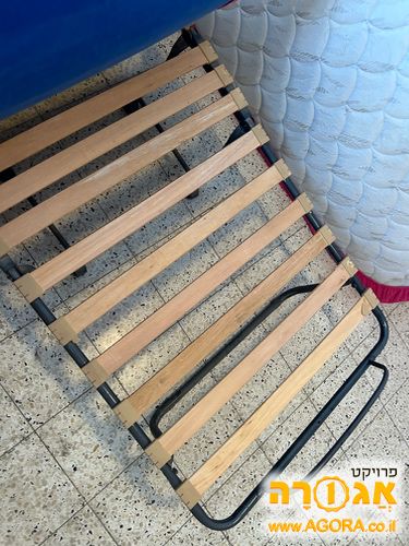 מיטת יחיד נפתחת