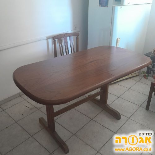 שולחן אוכל נפתח