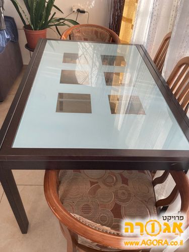 שולחן אוכל