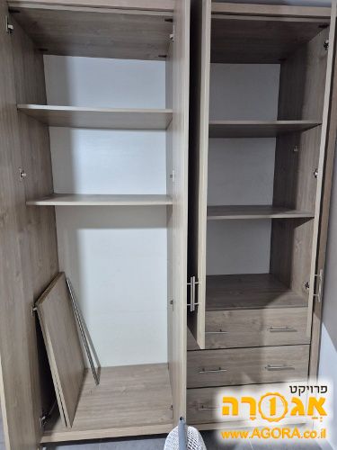 ארון בגדים