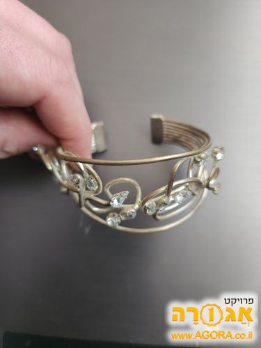 צמיד דמוי כסף