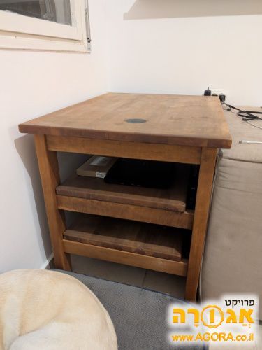 שולחן כבד מעץ מלא עם 2 מדפים
