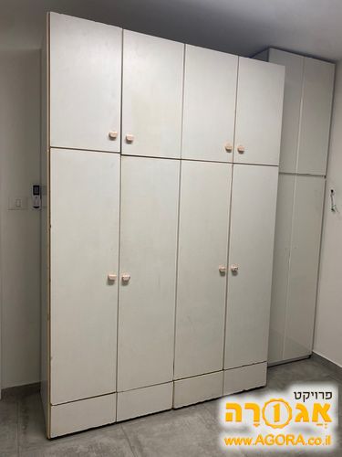 ארון בגדים