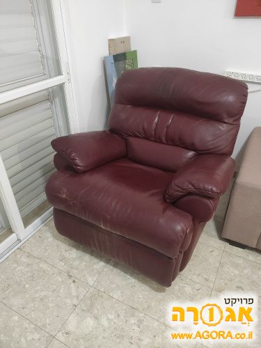 כורסת יחיד אדומה