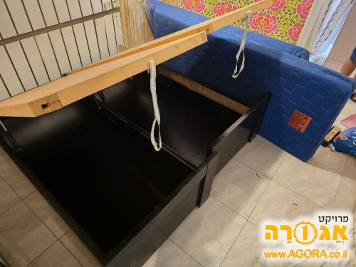 מיטה זוגית בשני חלקים מתחברים עם איחסון