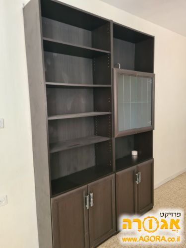 ארון ספרים