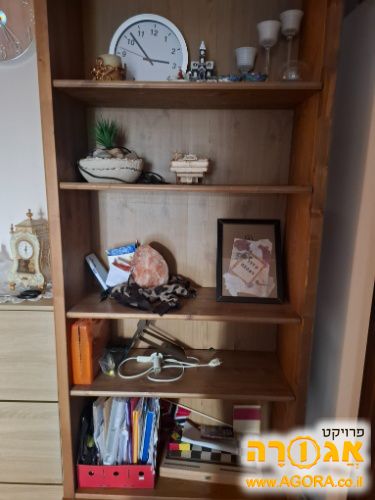 כוננית ספרים