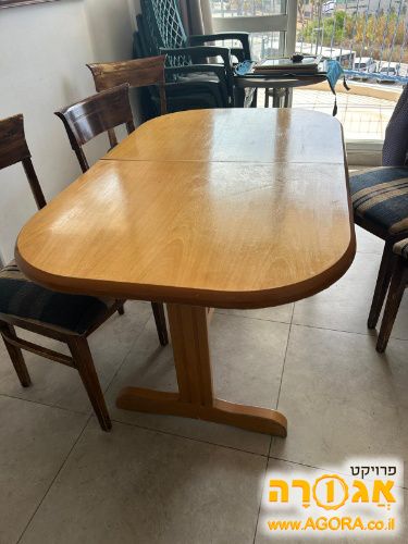 שולחן אוכל