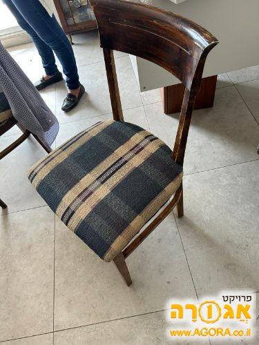 כסאות