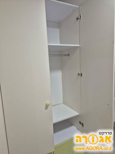 ארון בגדים