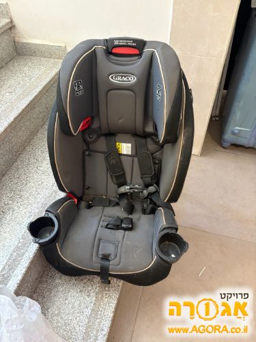 כסא בטיחות לרכב