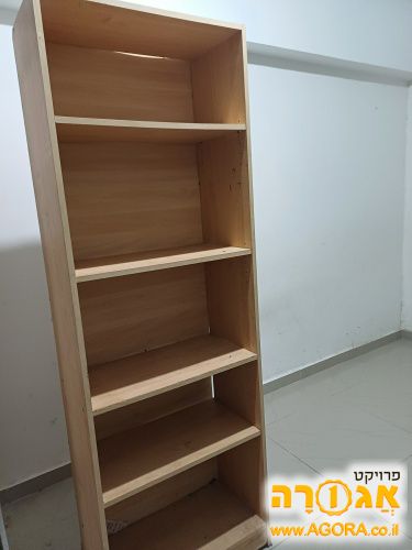 כוננית ספרים