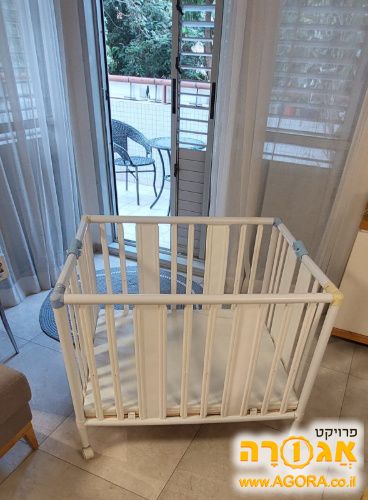 לול מתקפל מפלסטיק עם מזרן