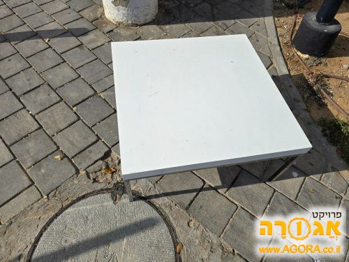 שולחן סלון - רגלי ברזל