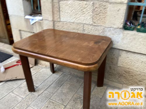 שולחן
