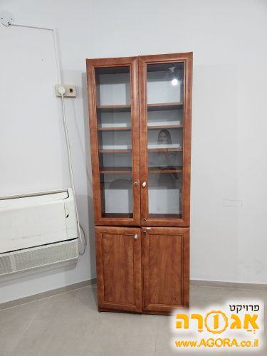 ארון ויטרינה 2 דלתות
