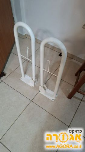 ידיות מתרוממות לשרותים עבור נכים/קשישים