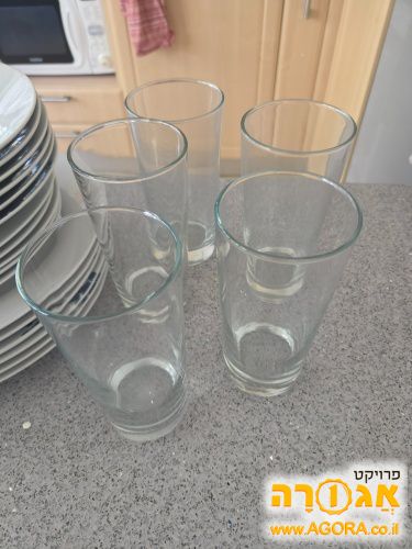 כוסות זכוכית גבוהות