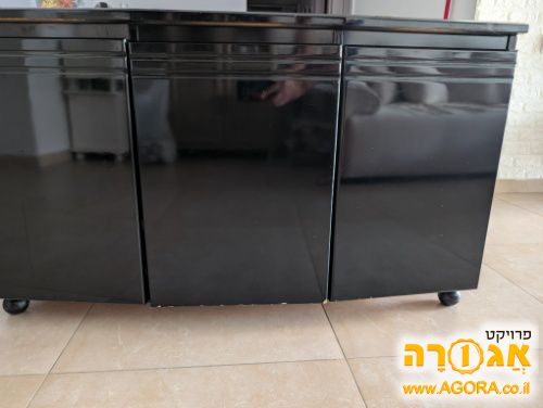 ארונית