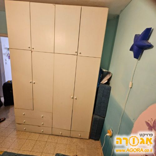 ארון בגדים, 2 מיטות יחיד וספה