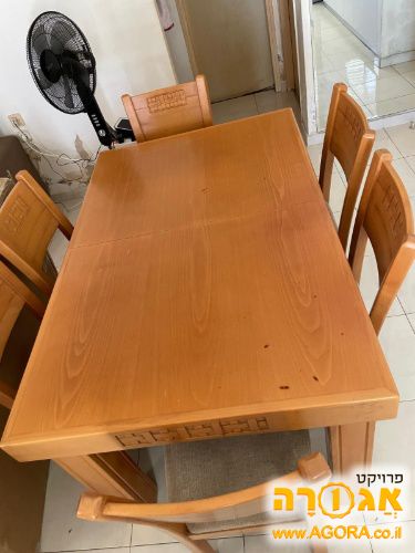 סט שולחן אוכל וכיסאות