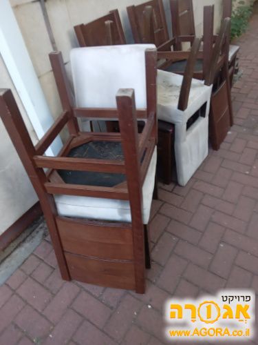 כסאות