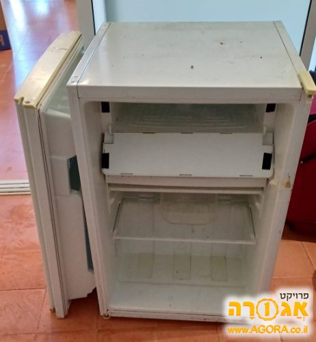 מקרר משרדי