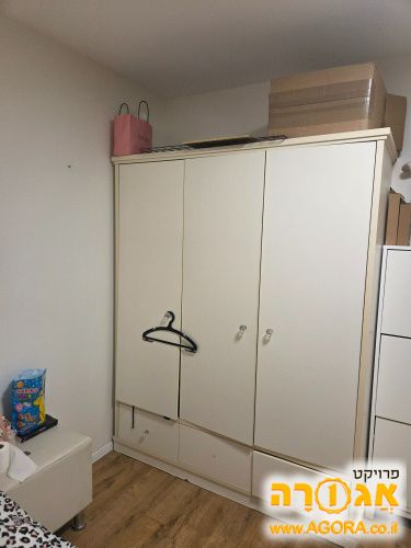 ארון בגדים