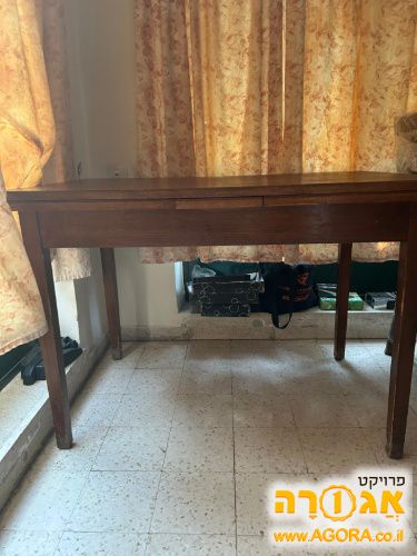 שולחן אוכל