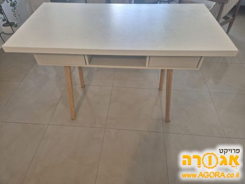 שולחן כתיבה
