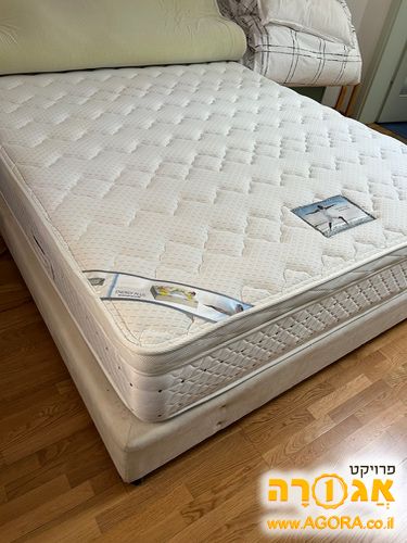 מיטה זוגית של עמינח. בסיס ומזרון