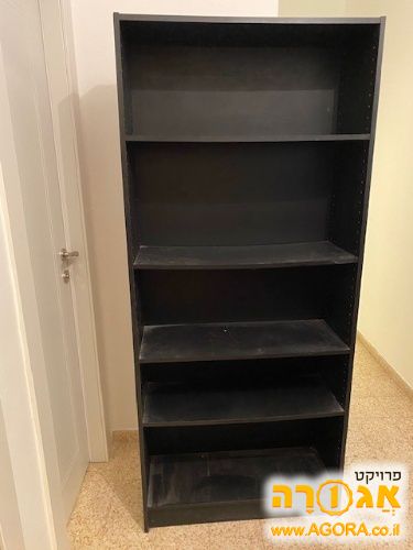 כוננית מעץ