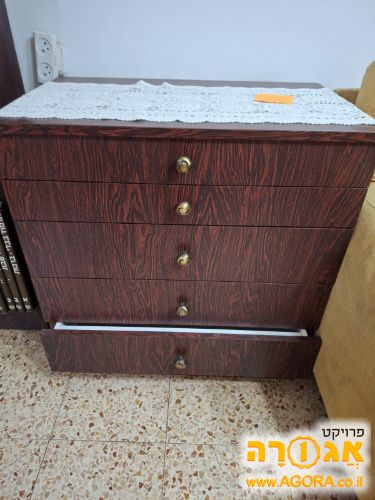 שידת מגירות