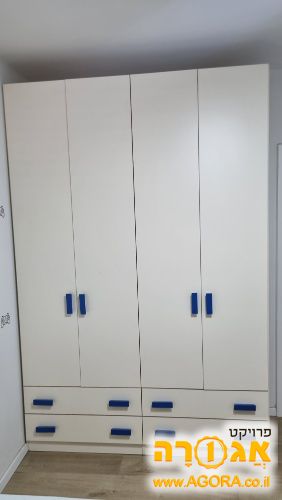 ארון 4 דלתות של חברת עצמלא