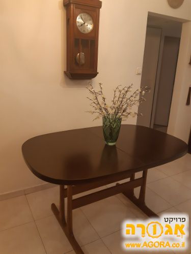 שולחן אוכל